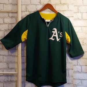 Match-Up Beyond branded Oakland A's shirt sz S